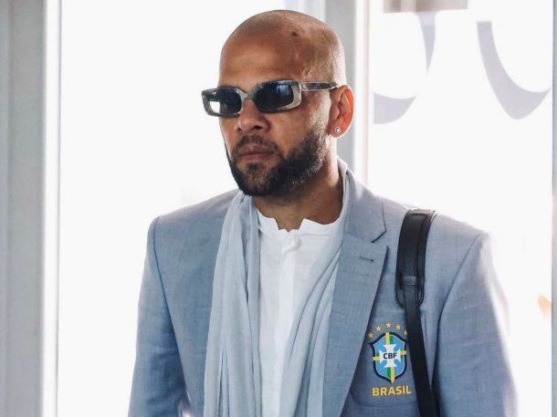 Más problemas para Dani Alves: la millonaria indemnización que le exige Pumas