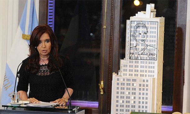 Cristina aumentó la AUH y pidió que no se aproveche para subir los precios en supermercados