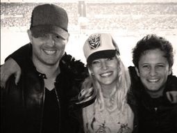 los hermanos lopilato llevaron a buble a la cancha de river los hermanos lopilato llevaron a buble a la cancha de river