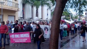 en el dia de #niunamenos mato a su hija, hirio a su mujer y se suicido en el dia de #niunamenos mato a su hija, hirio a su mujer y se suicido