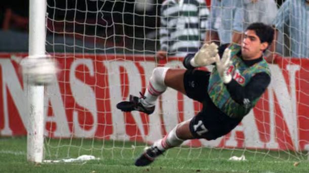 En River, Irigoytía vivió una competencia interna con arqueros de renombre como Germán Burgos y Roberto Bonano. En River, Irigoytía vivió una competencia interna con arqueros de renombre como Germán Burgos y Roberto Bonano.