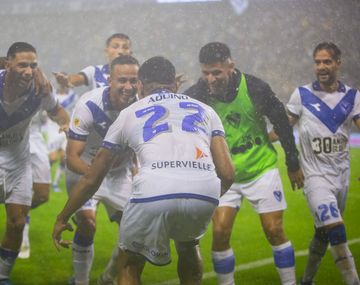 Agónico triunfo de Vélez ante Gimnasia La Plata bajo un diluvio