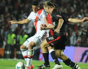 River recibe a Colón con la mira en la punta