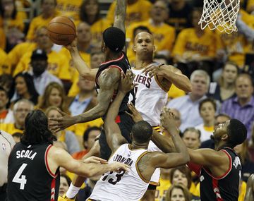 Luis Scola volvió a jugar