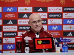 la tensa reaccion del dt de espana tras una pregunta polemica por el debut de joan garcia la tensa reaccion del dt de espana tras una pregunta polemica por el debut de joan garcia