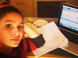 Brenda Asnicar componiendo Brenda Asnicar componiendo