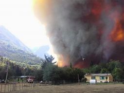 el fuego no da tregua y ya consumio 1.350 hectareas en chubut el fuego no da tregua y ya consumio 1.350 hectareas en chubut
