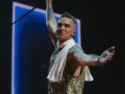 el mal momento de robbie williams por sus excesos del pasado el mal momento de robbie williams por sus excesos del pasado