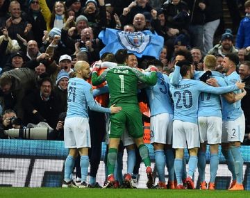 El Manchester City goleó al Arsenal y es el nuevo campeón de la Copa de la Liga