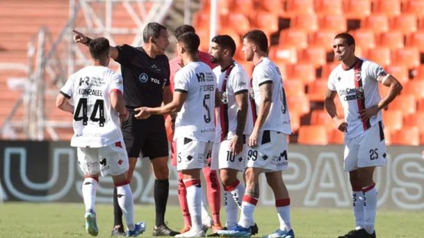 Éver Banega se disculpó públicamente con Fernando Rapallini tras una fuerte acusación