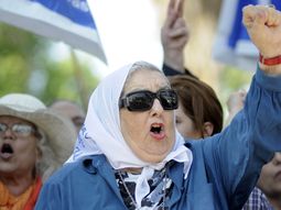 hebe de bonafini: los de faunen son todos viejos, truchos y traidores hebe de bonafini: los de faunen son todos viejos, truchos y traidores