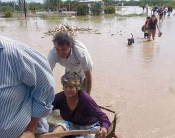 Convocan a donar agua potable para los damnificados del temporal