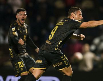 Con goles de Bergessio y Mauro Zárate