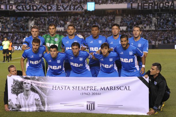 Antes del partido ante Lanús, Racing despidió a Roberto Perfumo