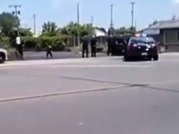 la policia fusilo de 46 disparos a un hombre con un cuchillo la policia fusilo de 46 disparos a un hombre con un cuchillo