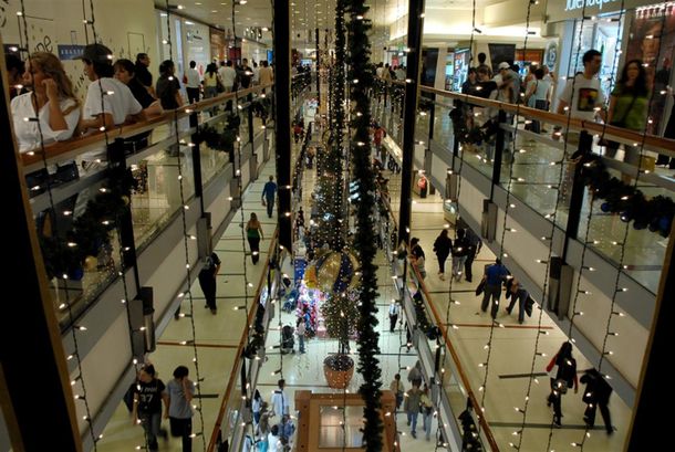 Más de siete de cada 10 argentinos modificarán sus hábitos de compra en Navidad