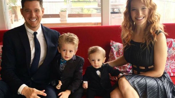 Luisana Lopilato y Michael Bublé con sus hijos varones Luisana Lopilato y Michael Bublé con sus hijos varones