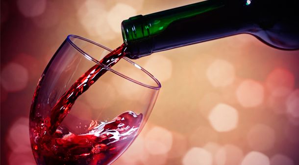 Todos alegres: la mitad de los argentinos toma vino en forma habitual