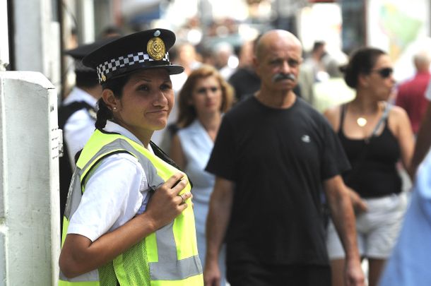 Al final, el Gobierno porteño descartó armar a la Metropolitana con pistolas Taser