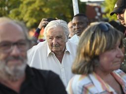 El expresidente José Mujica afirmó sentir dolor ante las denuncias por abuso sexual que recibió el senador nacionalista Gustavo Penadés. El expresidente José Mujica afirmó sentir dolor ante las denuncias por abuso sexual que recibió el senador nacionalista Gustavo Penadés.
