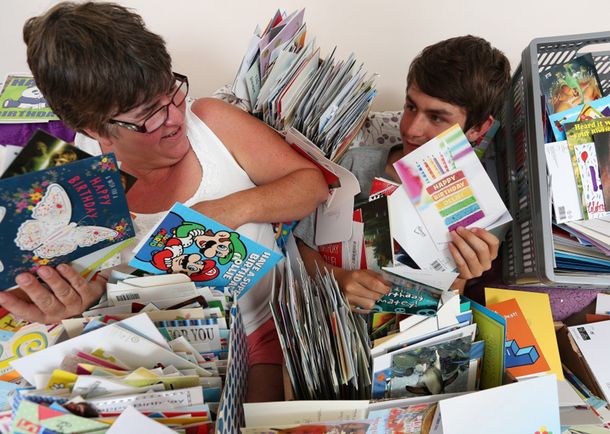 Emotivo: el nene autista que esperaba pasar solo su cumpleaños y recibió 20 mil cartas