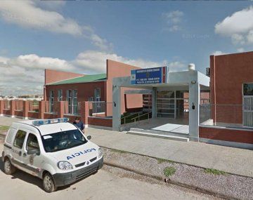 Una mujer descubrió que su marido le era infiel con otro hombre y él la golpeó