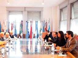 La CGT negocia con el Gobierno un bono de $5 mil para los trabajadores