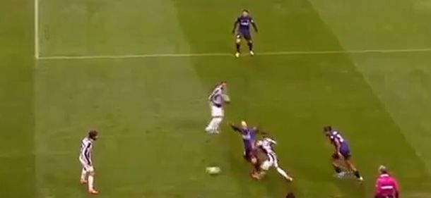 Una brutal patada del Cuchu Cambiasso ante Juventus