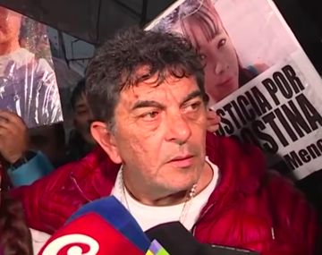 El abuelo de Agostina Vega participó de Ni Una Menos en Córdoba y apuntó contra el padre de su nieta