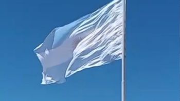papelon: izaron la bandera sublimada en mar del plata papelon: izaron la bandera sublimada en mar del plata