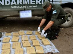 Detienen a tres gendarmes acusados de distribuir drogas en Córdoba