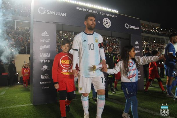 Argentina enfrenta a Nicaragua en San Juan