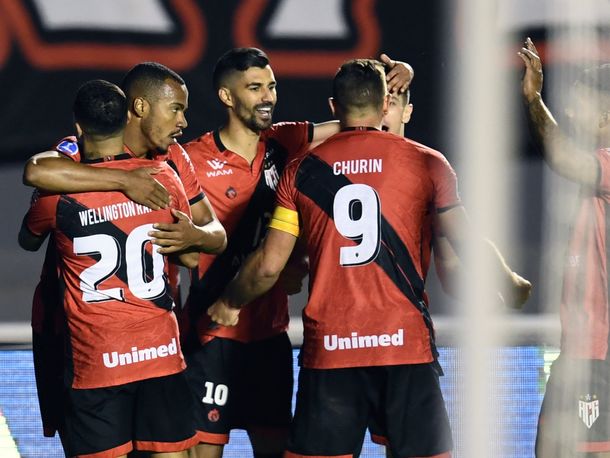 Atlético Goianiense se impuso por 3 a 1 ante San Pablo en la ida.