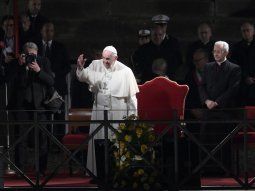El papa Francisco encabezó el Via Crucis en el Coliseo después de dos años