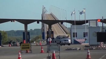 Casi 80.000 personas cruzaron hacia Argentina para aprovechar la diferencia cambiaria. Casi 80.000 personas cruzaron hacia Argentina para aprovechar la diferencia cambiaria.