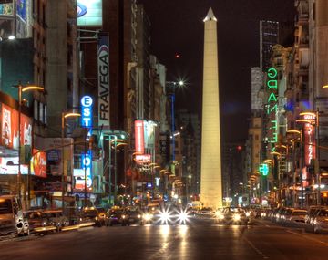 La avenida Corrientes será peatonal de noche