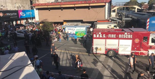 VIDEO: Un tren arrolló a un camión de caudales y dejó ocho heridos en San Martín