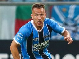 el nuevo refuerzo del barcelona: arthur, revelacion del futbol brasileno, esta a un paso el nuevo refuerzo del barcelona: arthur, revelacion del futbol brasileno, esta a un paso