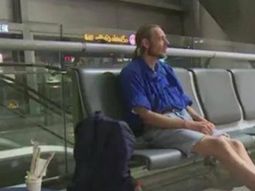 Le dieron de alta al hombre que esperó sin suerte por 10 días a su novia virtual