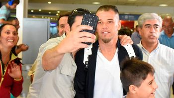 dalessandro llego al pais para sumarse a river: estoy feliz de haber vuelto dalessandro llego al pais para sumarse a river: estoy feliz de haber vuelto