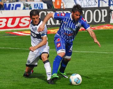 Gimnasia no pudo con Godoy Cruz y es el único escolta