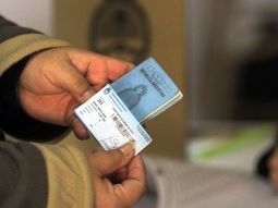 ¿Con qué documentos se puede votar en las primarias?