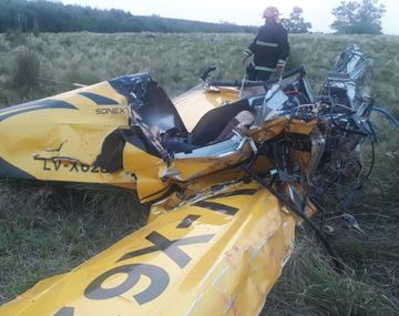 Un muerto y una persona internada al caerse una avioneta
