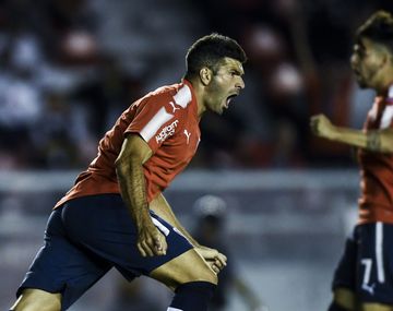 Emmanuel Gigliotti celebra el gol con el que abrió el marcador