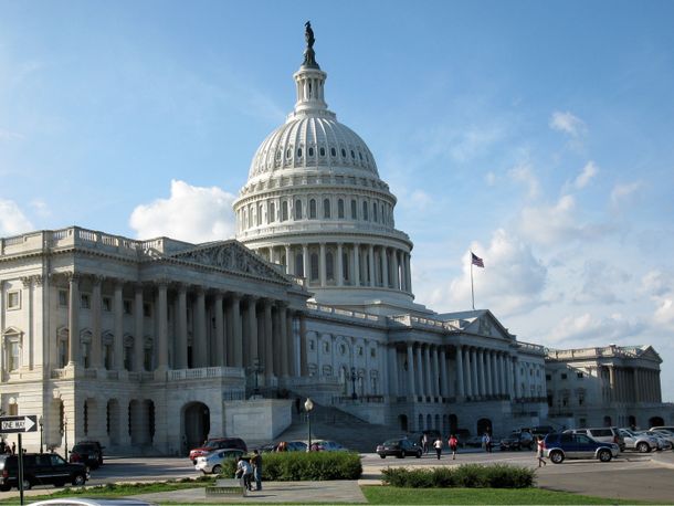 El FBI detiene a un hombre que planeaba atentar con bombas contra el Congreso de EE.UU.