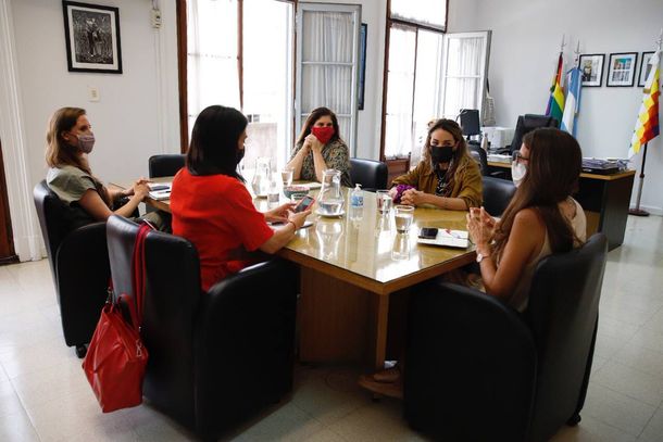 La ministra de las Mujeres recibió a Thelma Fardin