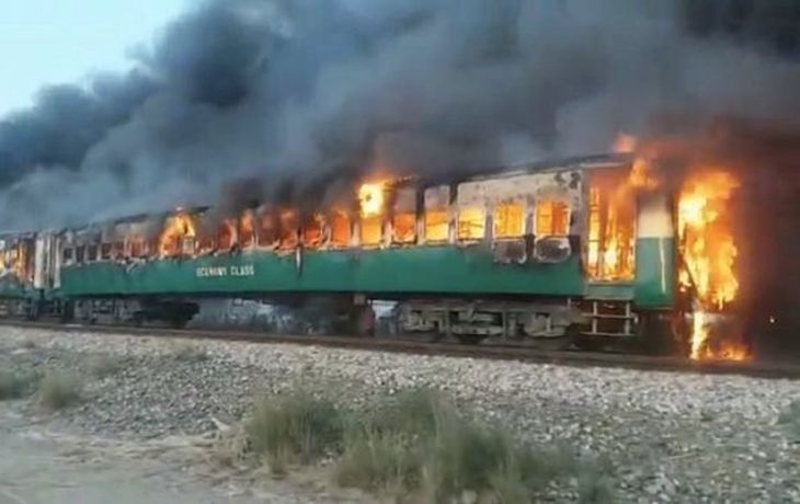 Tragedia en Pakistán: al menos 73 muertos por la explosión de una garrafa en un tren