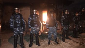 Vecinos prendieron fuego a una casa @marianogarcia1 Vecinos prendieron fuego a una casa @marianogarcia1