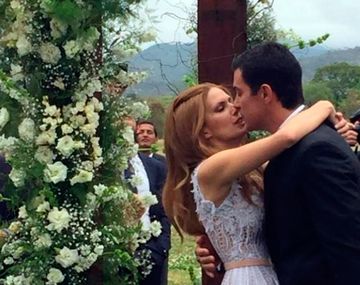 Se casaron Isabel Macedo y Juan Manuel Urtubey