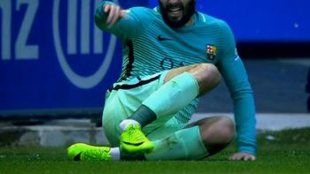 El momento en el que Vidal se da cuenta de su terrible lesión El momento en el que Vidal se da cuenta de su terrible lesión